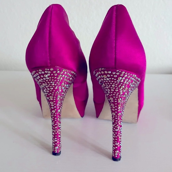 Steve Madden
Partyy-r Hot Pink Fuchsia Embellished  Satin Pumps Platforms - Picture 8 of 16